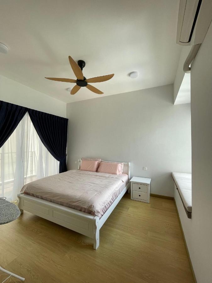 Royal Country Garden Danga Bay Apartemen
